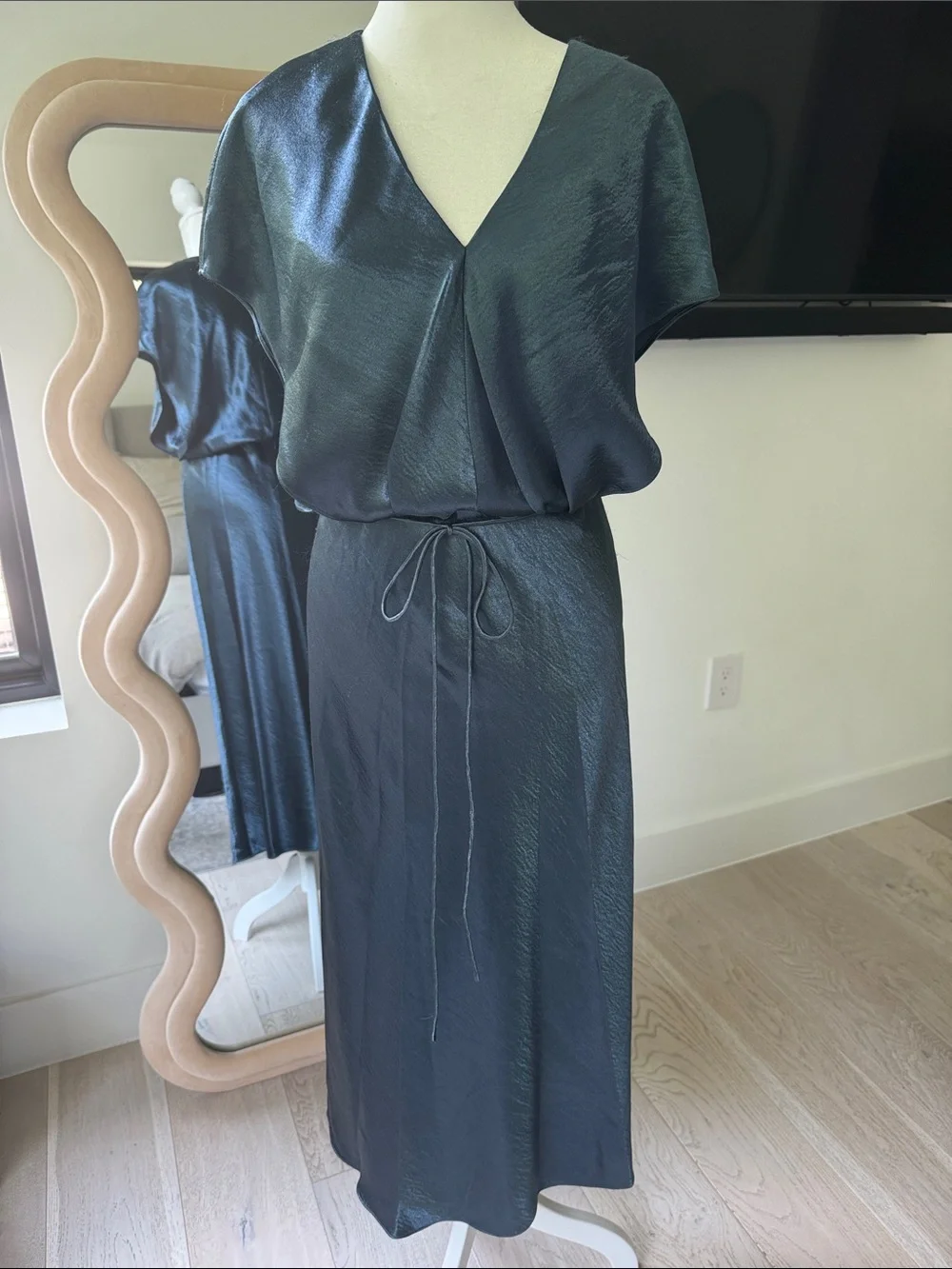 NWT VINCE Satin V-Neck Midi Dress in Shimmering Gray/Blue - Picture 1 of 7